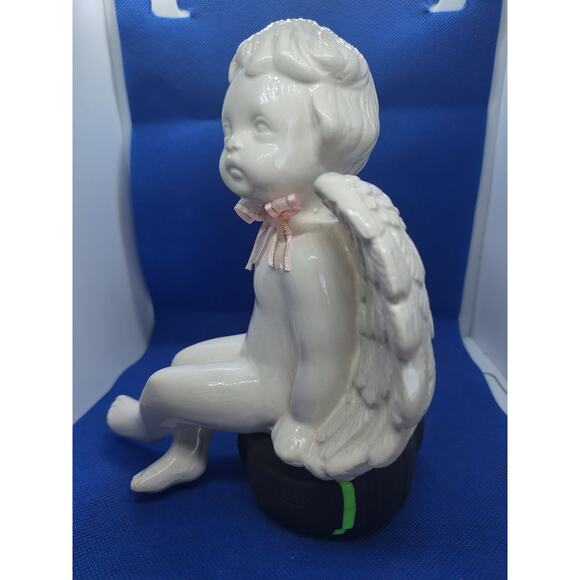 Ceramic shelf sitting angel cherub w/ pink bow vintage read - Picture 2 of 10